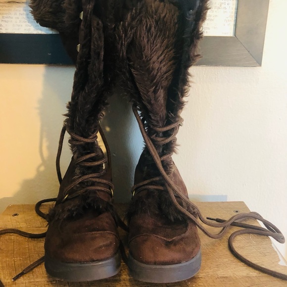 Bamboo Boots - Picture 3 of 10
